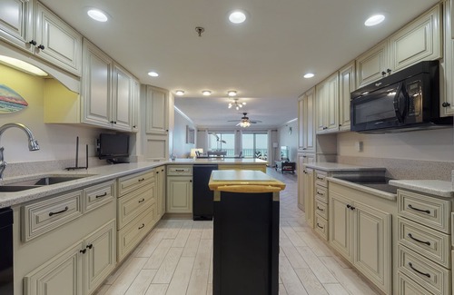 Fort Walton Beach Condo | 307 Surf Dweller by Alicia Hollis Rental FREE ADVENTURES $300/Day