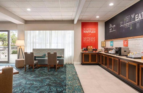 Pembroke Pines Hotel | 32 m² Hotel ∙ 127 guests