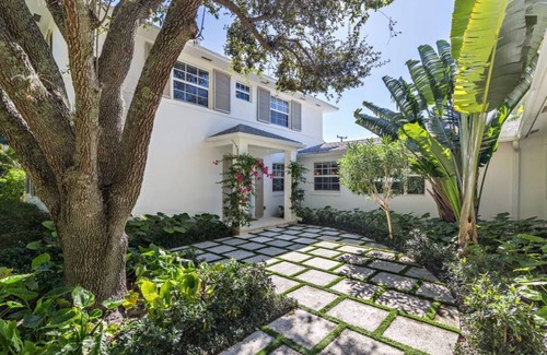 Southside Villa | 3200 m² Villa ∙ 4 bedrooms ∙ 8 guests