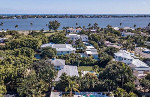 Southside Villa | 3200 m² Villa ∙ 4 bedrooms ∙ 8 guests