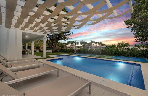 Ludlam House | 372 m² House ∙ 9 bedrooms ∙ 12 guests