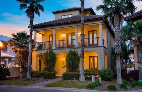 Emerald Waters Village House | 372 m² House ∙ 5 bedrooms ∙ 12 guests