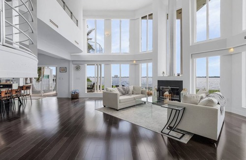 Yacht Club House | 376 m² House ∙ 4 bedrooms ∙ 14 guests