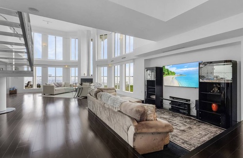Yacht Club House | 376 m² House ∙ 4 bedrooms ∙ 14 guests