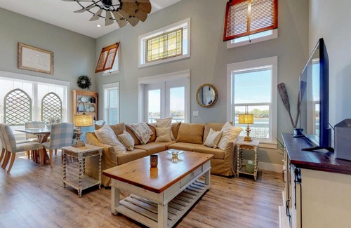 Fort Walton Beach House | 4 Bed 3 Bath Vacation home in Okaloosa Island