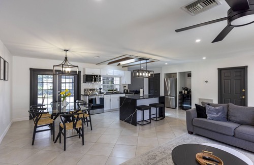 East Naples House | 4-bedroom vacation home just 10 minutes from 5th Ave. and beach.