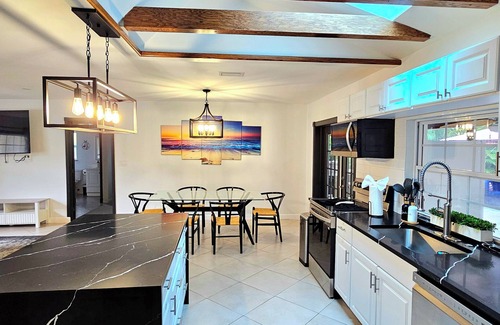 East Naples House | 4-bedroom vacation home just 10 minutes from 5th Ave. and beach.