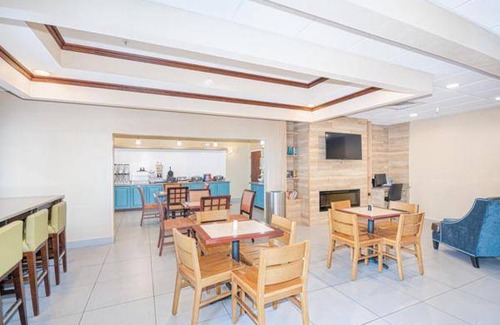 Midway Hotel | 42 m² Hotel ∙ 127 guests