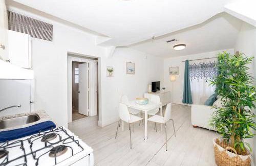 South of Fifth Apartment | 50 m² Apartment ∙ 3 guests