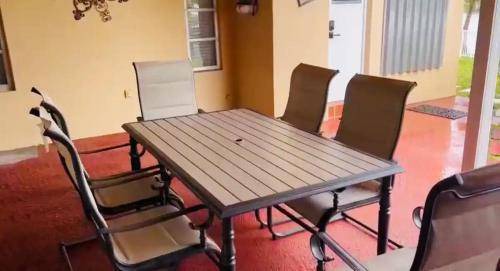 Pembroke Pines Bed & Breakfast | 51 m² Bed and breakfast ∙ 1 bedroom ∙ 2 guests