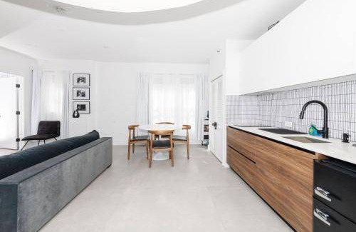 South of Fifth Apartment | 61 m² Serviced apartment ∙ 4 guests