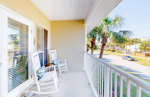 Crystal Beach Condo | 70 m² Condo ∙ 1 bedroom ∙ 4 guests