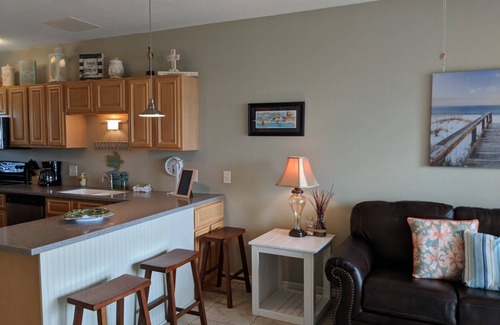 Pensacola Beach Condo | 70 m² Condo ∙ 2 bedrooms ∙ 6 guests