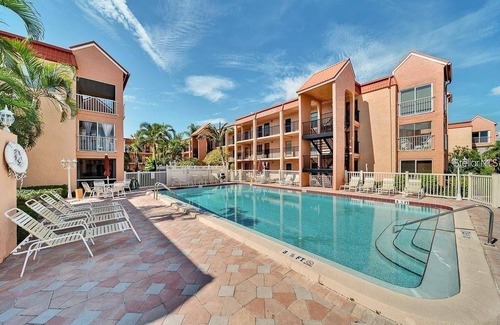 St. Pete Beach Condo | 71 m² Condo ∙ 2 bedrooms ∙ 6 guests