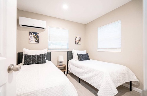 University Hotel | 800 m² Hotel ∙ 2 bedrooms ∙ 5 guests