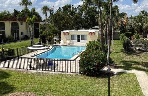 Cypress Lake Condo | 93 m² Condo ∙ 2 bedrooms ∙ 4 guests