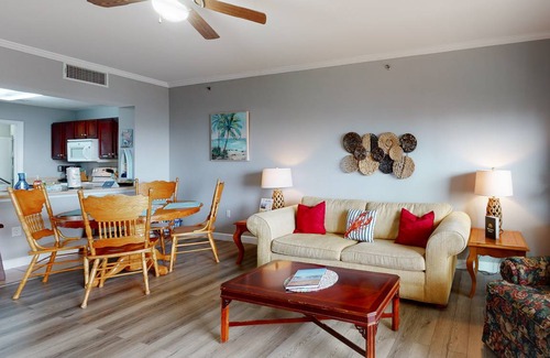 Waterside Village Condo | 95 m² Condo ∙ 2 bedrooms ∙ 4 guests