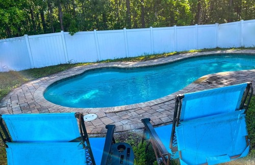 Westside House | +A Taste of Britain entire house/heated pool+