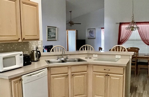 Poinciana House | ALWAYS FREE POOL HEAT - Disney, Pool Home - Lake View - New CARPET/TILE