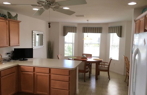 Sabal Chase House | Amazing 3 bdrm w/Golf Cart & BBQ Close to Lake Sumter Landing Market Square!