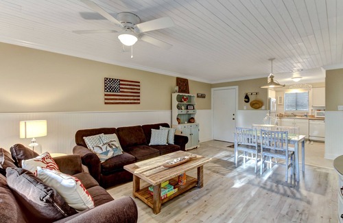 Fernandina Beach Condo | Amelia Landings | Screened Porch | Wooded View | Community Pool | Short Walk to Beach