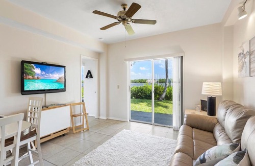 Mid Island House | Anchors Away A, 1 Bedroom, Ground Floor, Bay Views