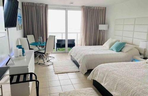 Sunny Isles Beach Apartment | Apartment View to the Beach Sunny Isles