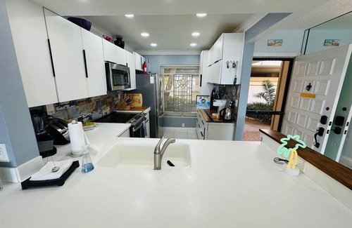 Casa del Mar Condo | Bahia Del Mar Isla Del Sol Waterfront Pool 2/2