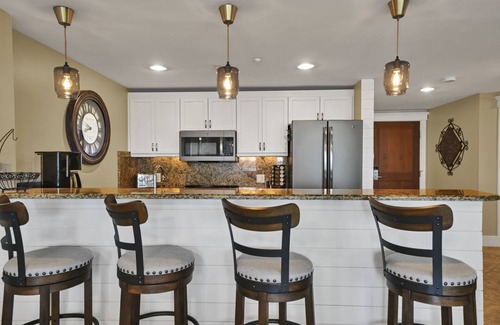 Baytowne Wharf Condo | BAY VIEW! MARINA VIEW! RESORT POOL! HUGE 3/3 CONDO IN RESORT! MINUTES TO THE GULF!