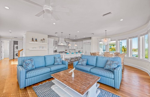 Bradenton Beach House | Bayfront Luxury Home! Dock, Pool, Rooftop Deck, Near Beach - Beach to Bay