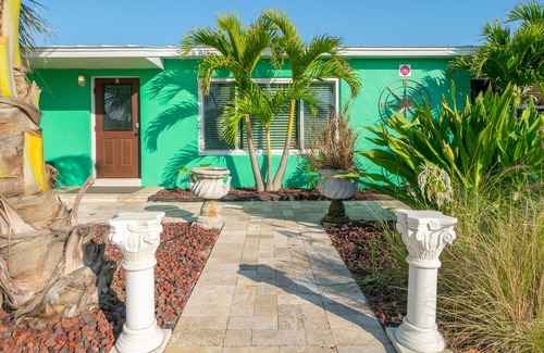 Satellite Beach House | (BC) SPACE FORCE SUITES - 3BR's W/ BEACH ACCESS