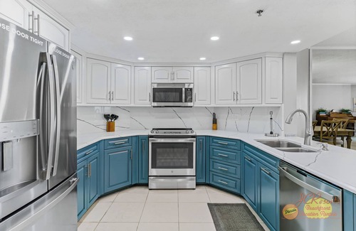 Indian Shores Condo | Beach Palms 209 beautiful Gulf Front Corner 2nd floor vacation rental