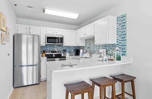 Crystal Beach Condo | Beach Vibes Destin Gem: 1BR Condo w/3 Beds