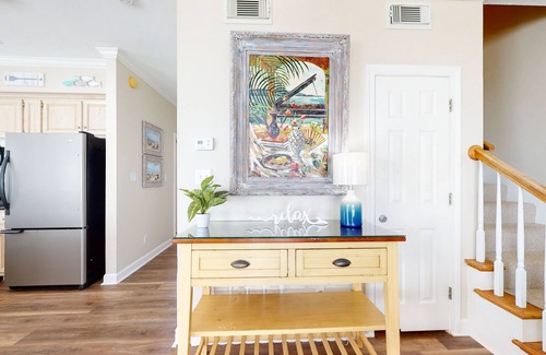 Morgantown House | Beachfront duplex with pool, tennis court, central AC & balcony - near dining