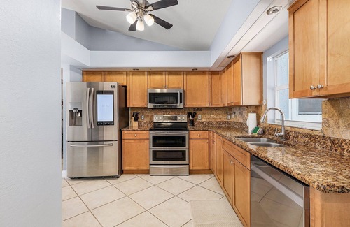 Trafalgar House | Beautiful 4-bedroom house with Heated Pool and WIFI in Cape Coral