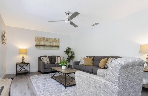 Lake Wilson Preserve House | Beautiful 5Bd Single Family w/ Game Room @ 106 Lake Wilson Preserve