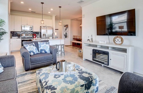 Lakewood Ranch Condo | Beautiful Bradenton Condo w/ Water View!