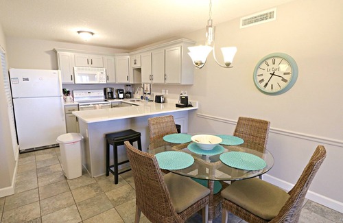 Crescent Beach Apartment | Beautiful, Ground Floor, Just Steps From the Pool & Beach! Also has Boat Ramp