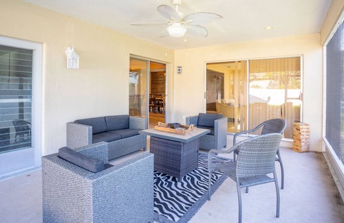 Gulf Cove House | Beautifully renovated 3/2 close to iconic beaches