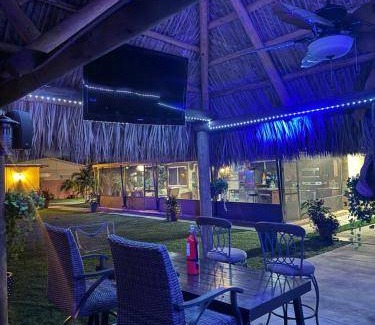 Golden Glades Bed & Breakfast | Bed and breakfast ∙ 2 guests