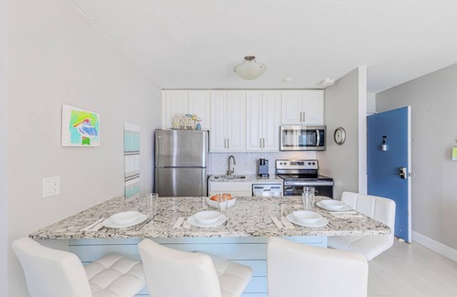 South Island Condo | Best view on the beach with DIRECT Gulf views - 1004C - Totally Renovated
