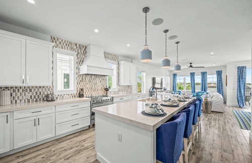 Bradenton Beach House | Bikinis and Bellinis: Private Pool, Dock, and Rooftop Views Await!