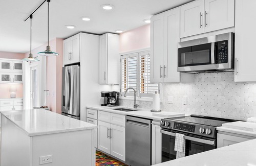 Ilexhurst House | Breakers 1 | A Classic Old Florida Beach Cottage – Fully Restored