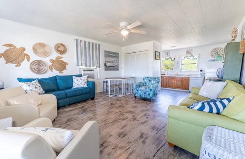 Fort Morgan House | Bungalow ∙ 2 bedrooms ∙ 10 guests