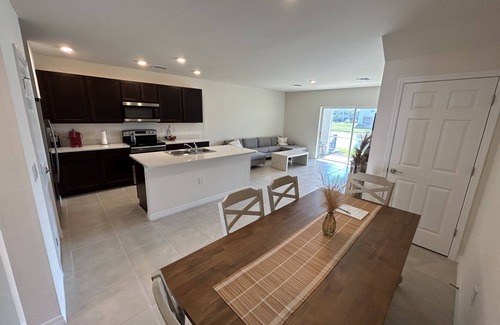 Naples Condo | Centrally Located Cozy Condo