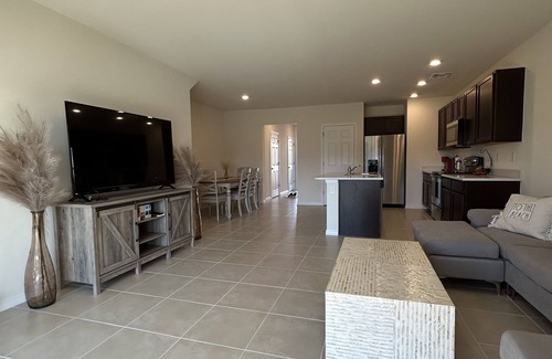 Naples Condo | Centrally Located Cozy Condo