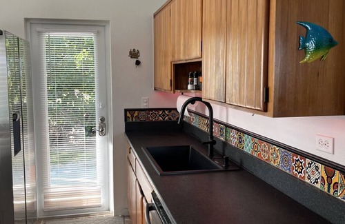 Islamorada House | Charming 2 bed, 2 bath cottage 100 feet from private sandy ocean beach