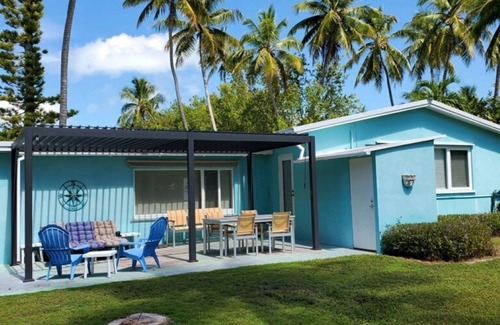 Islamorada House | Charming 2 bed, 2 bath cottage 100 feet from private sandy ocean beach