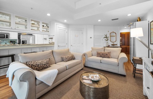 Sunnyside Condo | Charming 3br, 2.5bth Condo in the Heart of Carillon Market Street
