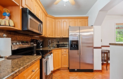 Westchester House | Charming and cozy family home 3 Bedrooms for up to 6 guests